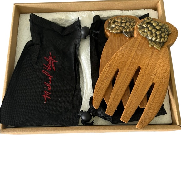 Michael Healy Other - 🆕 Michael Healy Salad Claws